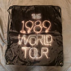 Taylor Swift Bags - 1989 Tour Taylor Swift sinch sack Taylor Swift Bags - 1989 Tour Taylor Swift sinch sack